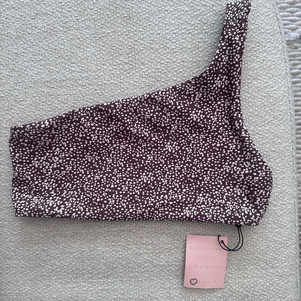 NWT Skatie Swim Top